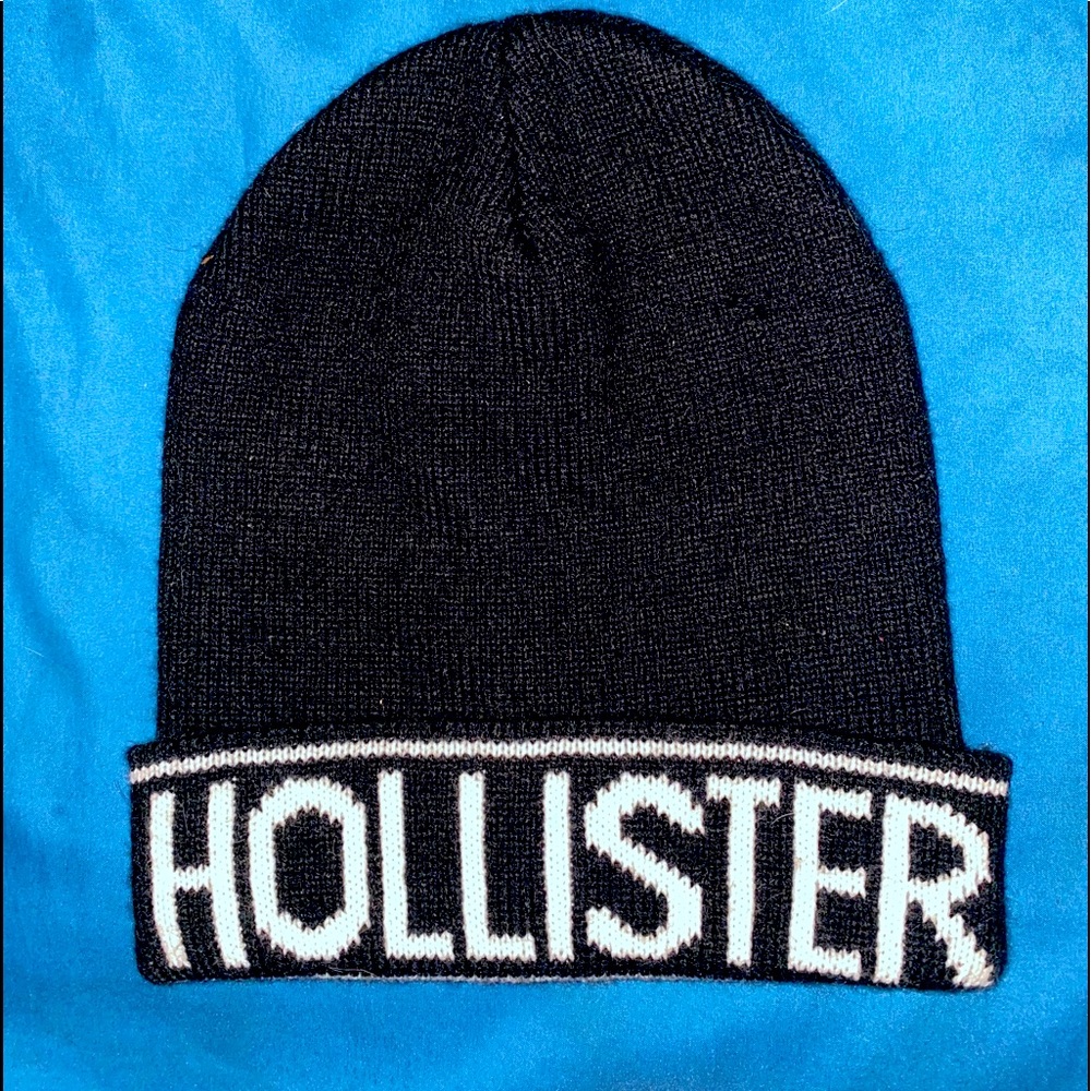 Black and white hollister beanie